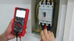 UNI-T Pro UT191E Ψηφιακό Πολύμετρο True RMS Autorange IP65, με Μέτρηση Πυκνωτών, Συχνότητας & NCV, LPF, Φακό 180x87x59mm - Image 5